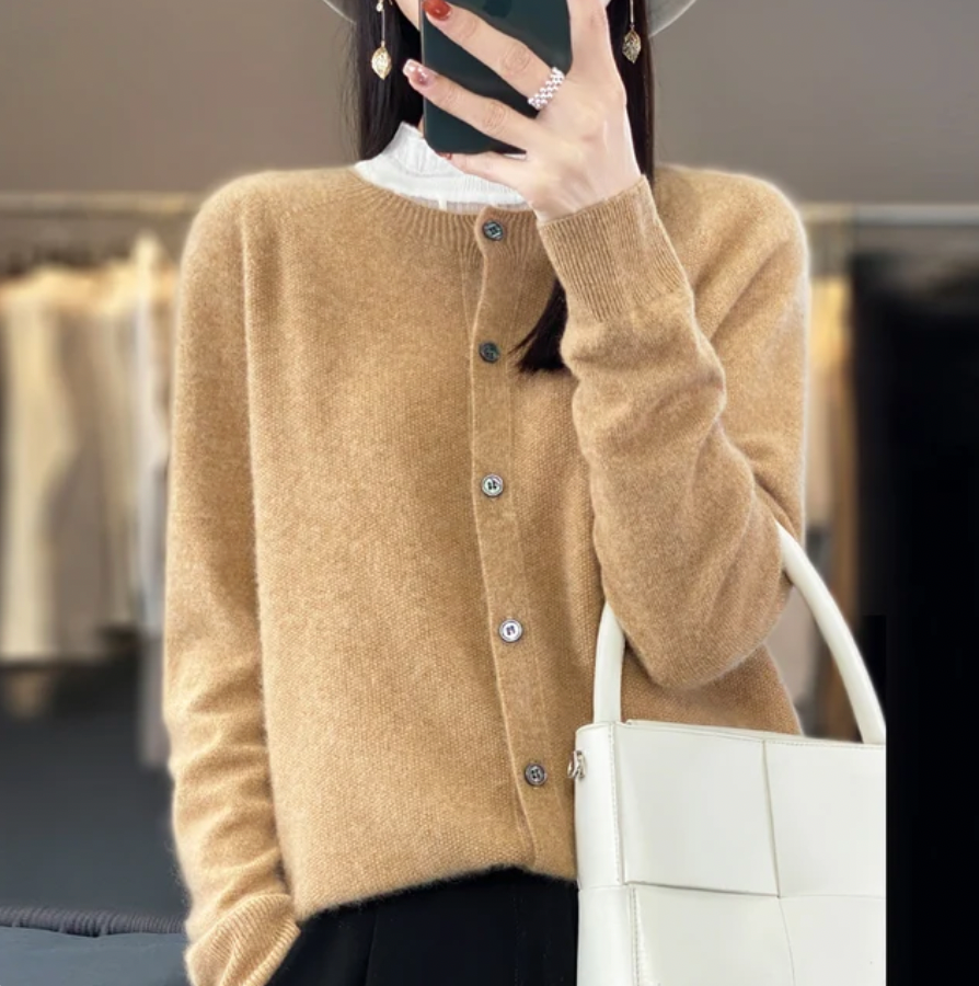 Annika - wool cardigan - soft and stylish wool women's jacket for autumn and winter