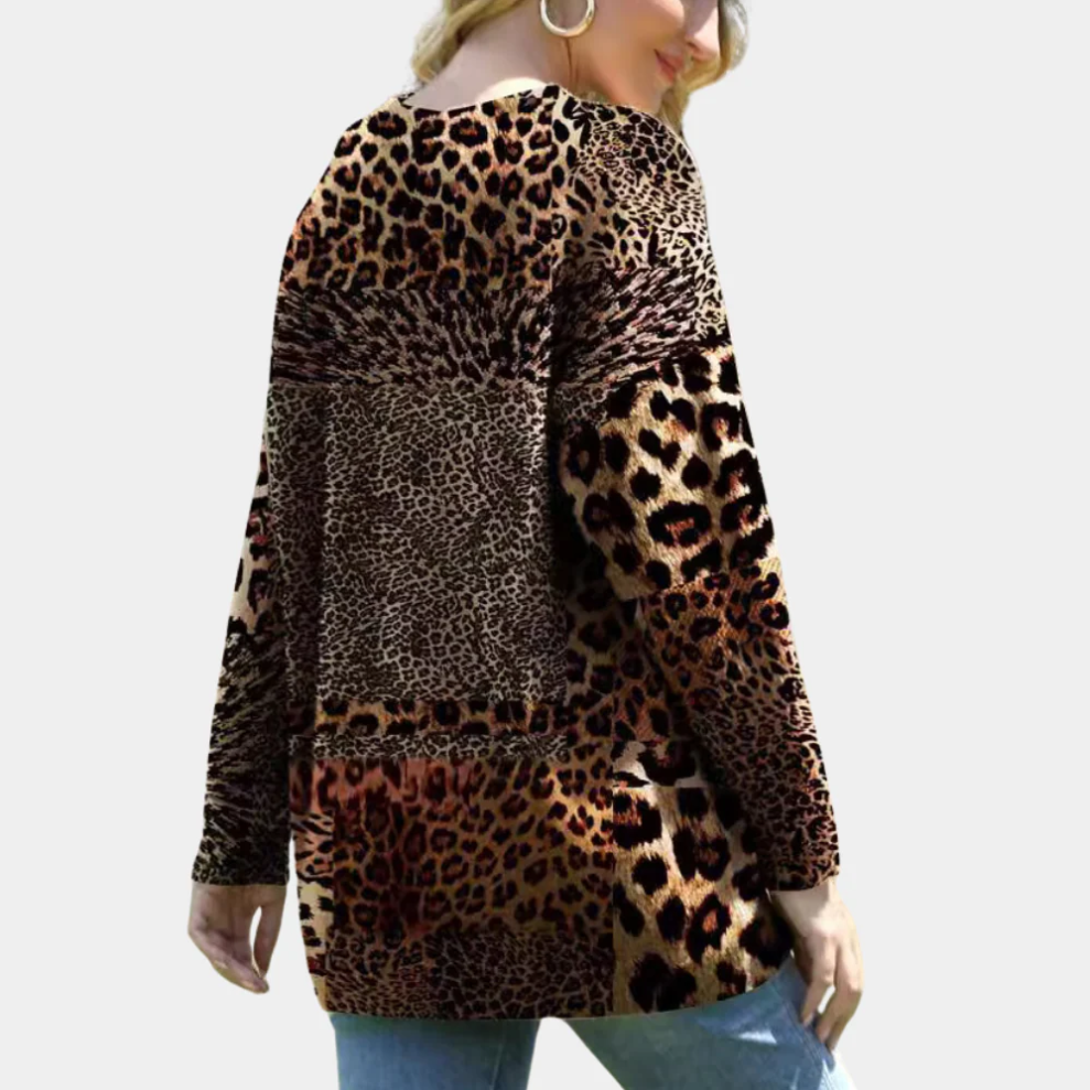 Sensational women's jumper with exclusive leopard print - Martha