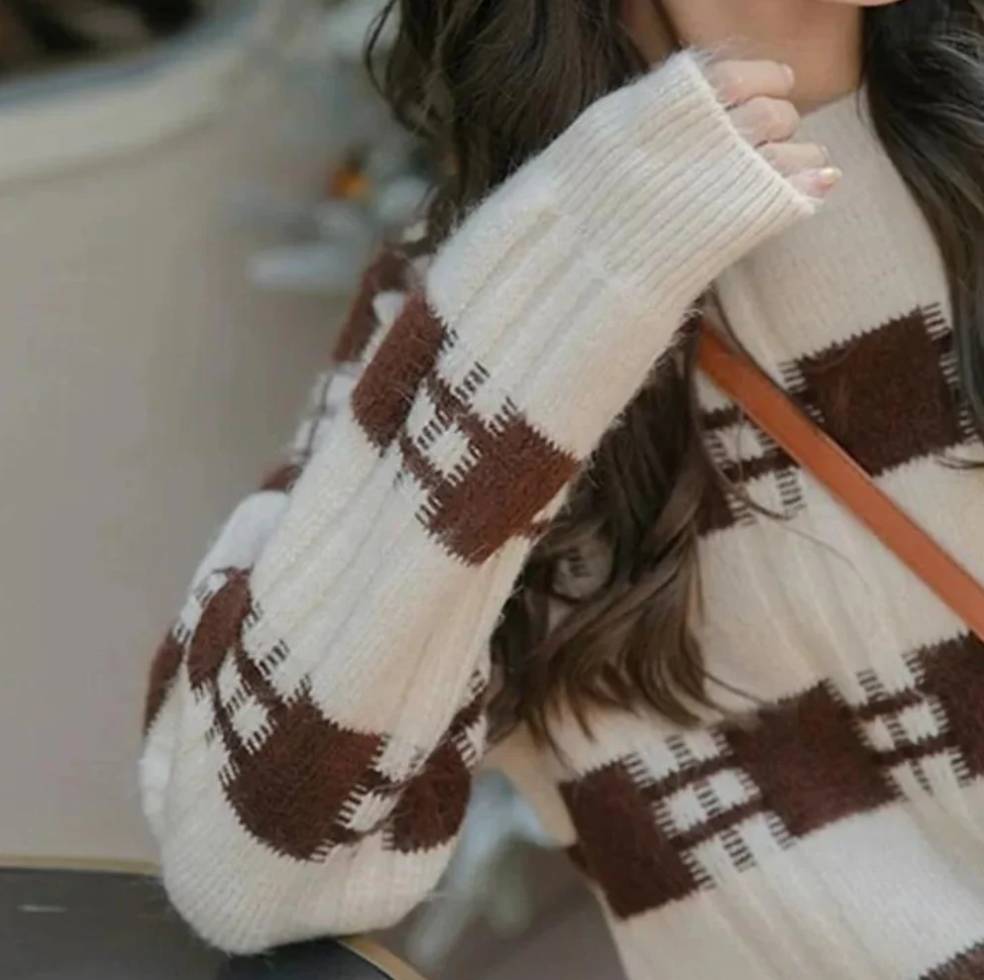 Kronid - luxurious women's sweater for optimal comfort