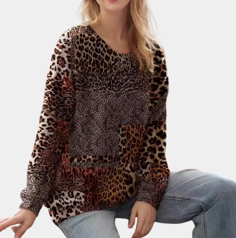 Sensational women's jumper with exclusive leopard print - Martha