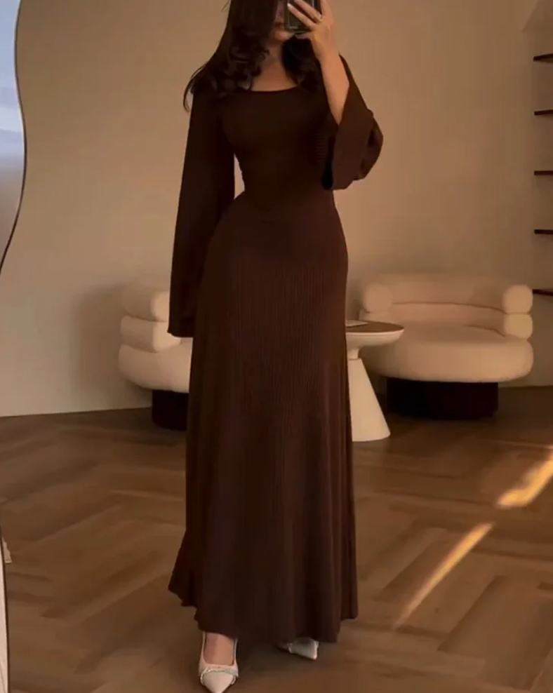 Annaliesje | elegant long sleeve dress for special occasions