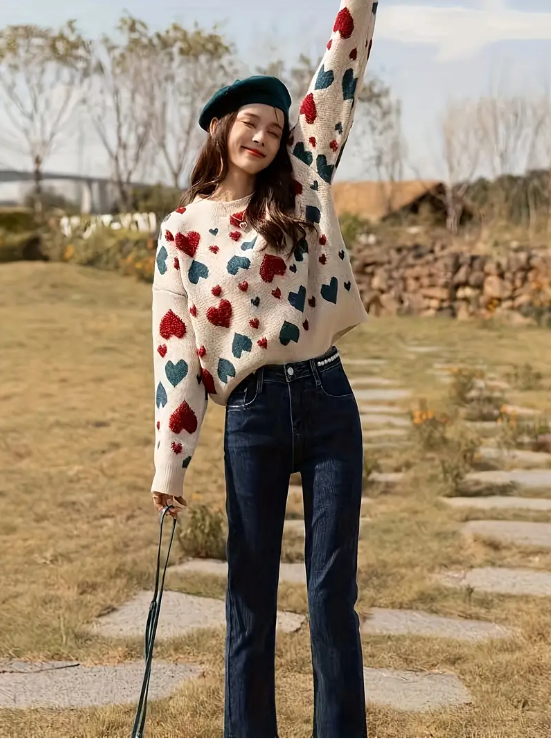 Vinny – Wool sweater with heart pattern