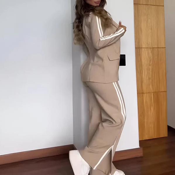 Aila - effortlessly elegant blazer set