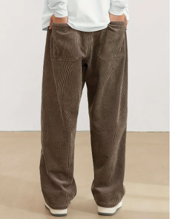 Men's corduroy trousers with pockets - Brown