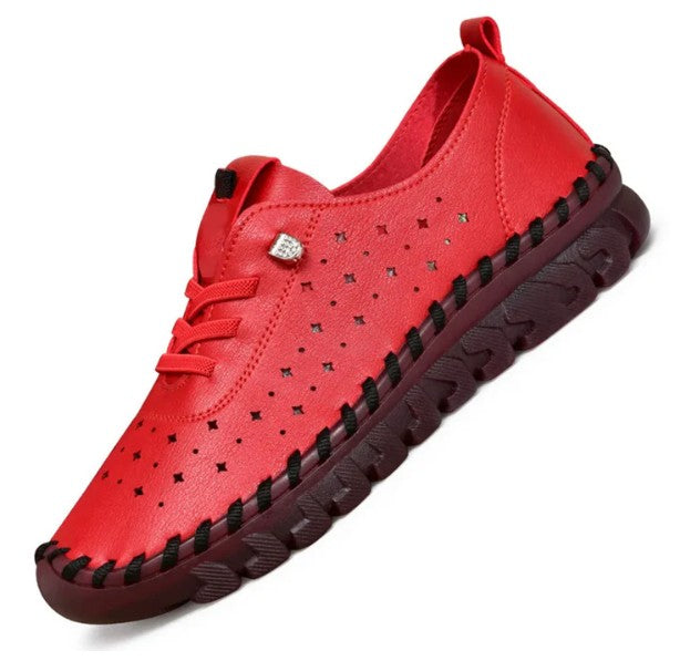Anatomically shaped women's shoes for ergonomic comfort in autumn/winter
