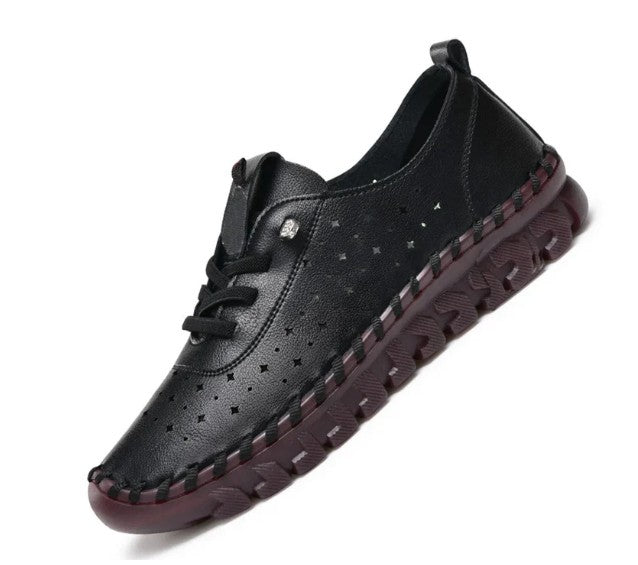 Anatomically shaped women's shoes for ergonomic comfort in autumn/winter