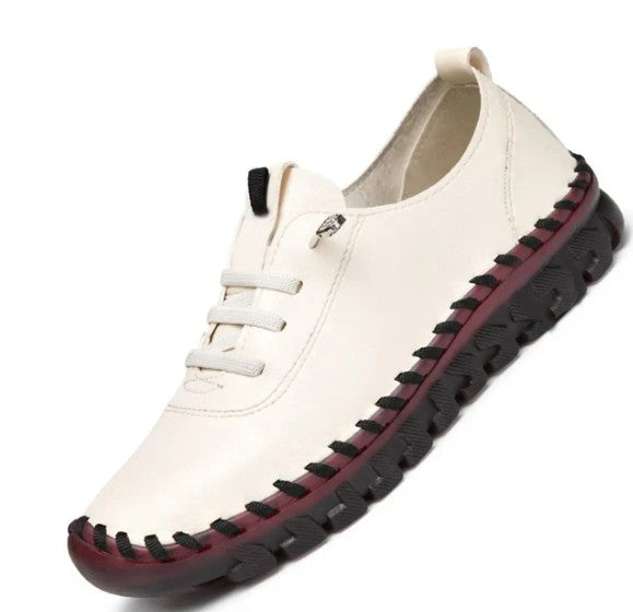Anatomically shaped women's shoes for ergonomic comfort in autumn/winter