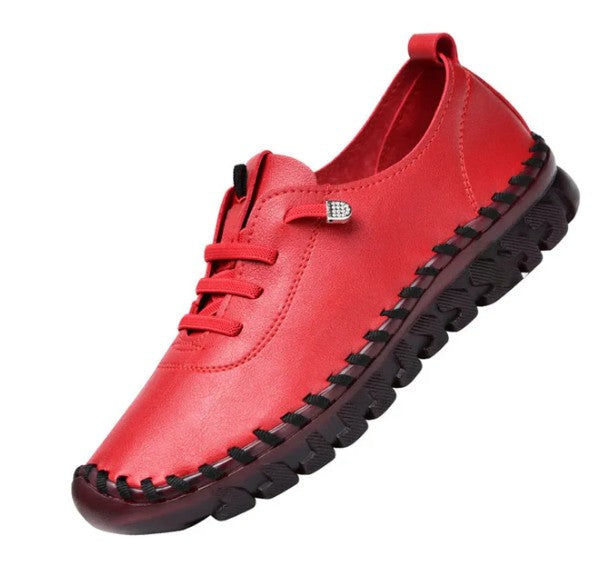 Anatomically shaped women's shoes for ergonomic comfort in autumn/winter