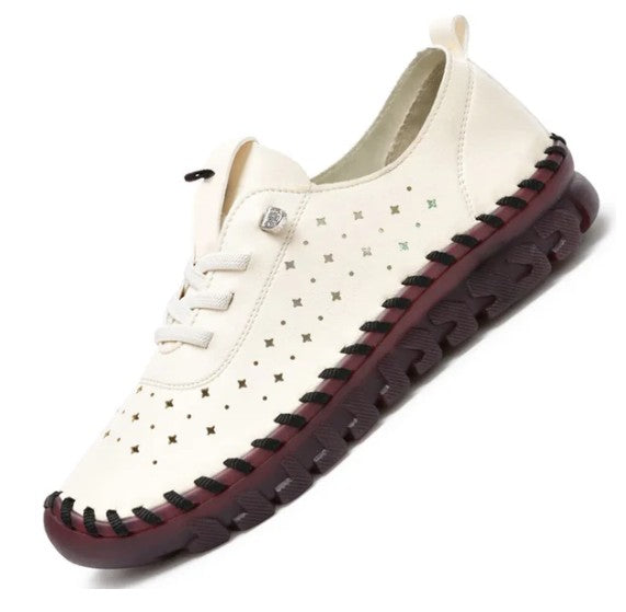 Anatomically shaped women's shoes for ergonomic comfort in autumn/winter