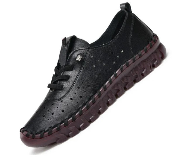 Anatomically shaped women's shoes for ergonomic comfort in autumn/winter
