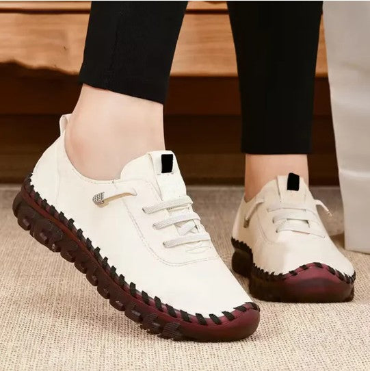 Anatomically shaped women's shoes for ergonomic comfort in autumn/winter
