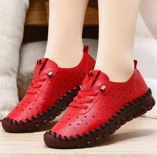 Anatomically shaped women's shoes for ergonomic comfort in autumn/winter