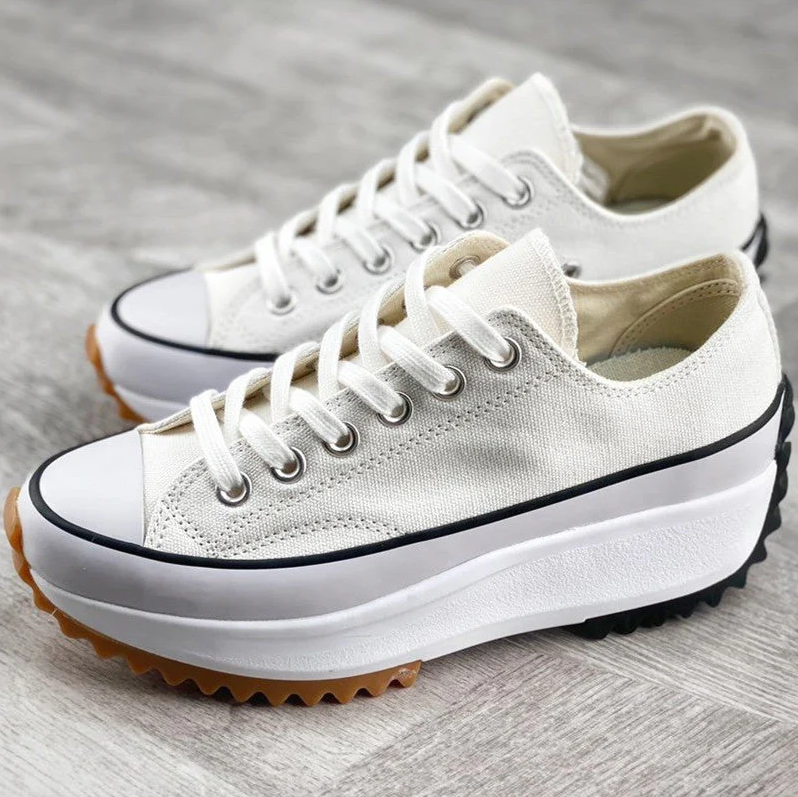 Platform sneakers with modern details for women