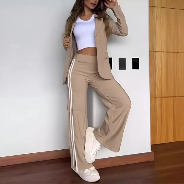 Aila - effortlessly elegant blazer set