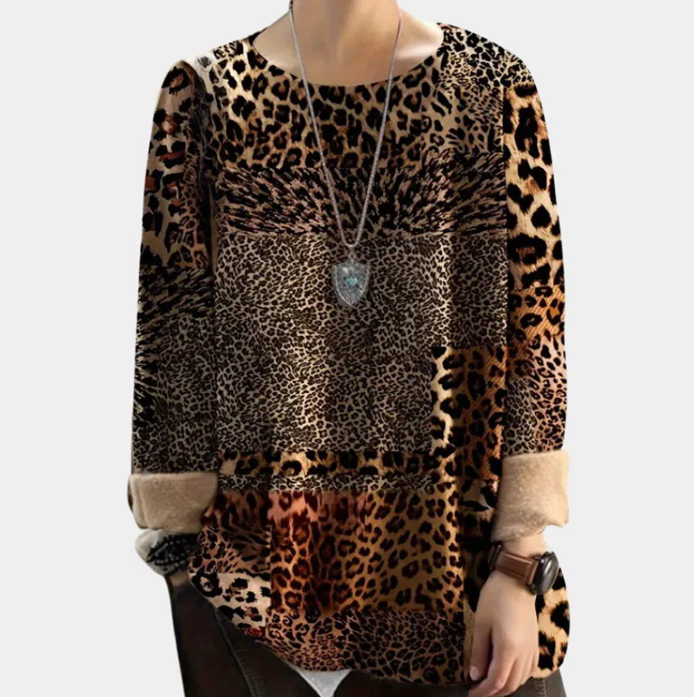 Sensational women's jumper with exclusive leopard print - Martha