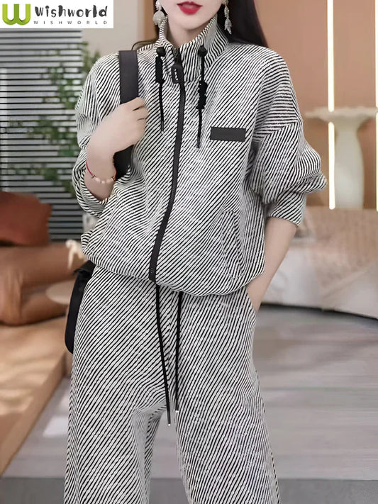 Adina - effortless style with a striking stripe design