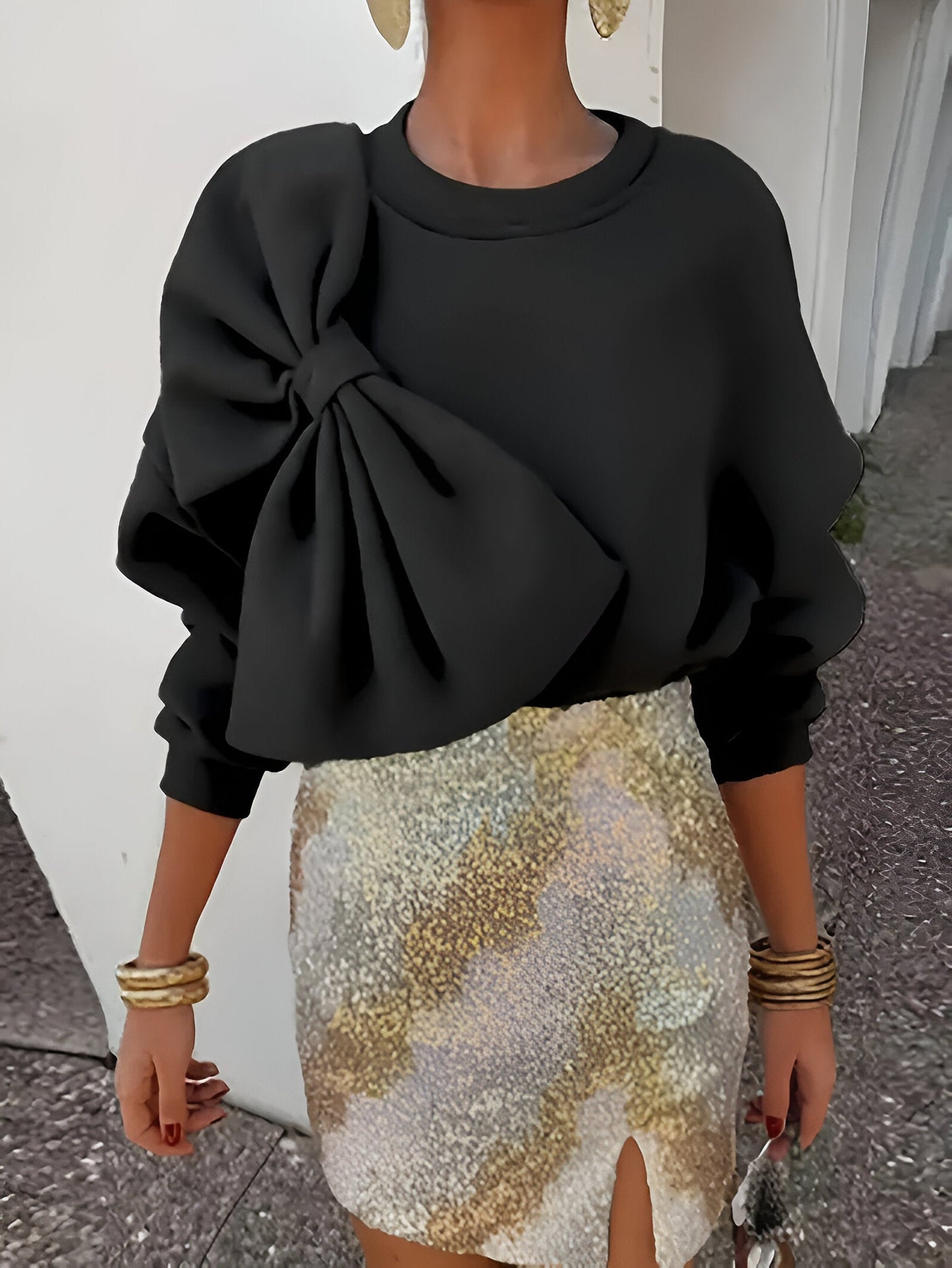 Neysha | stylish sweater with large bow