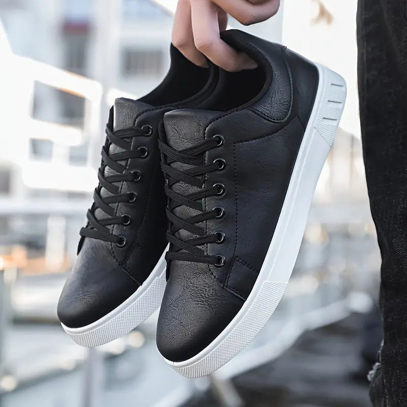 Comfortable men's lace-up shoes with comfortable sole