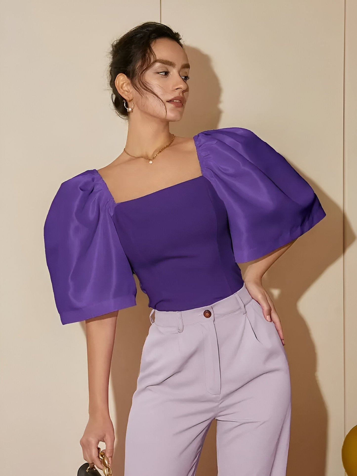 Renatta | elegant slim blouse with square neckline
