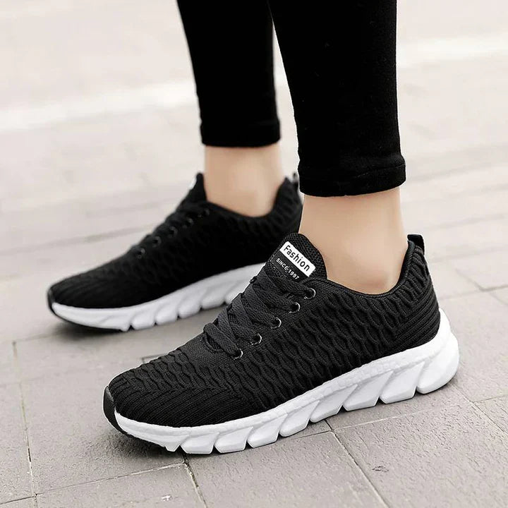 Comfortable women's sneakers with memory foam