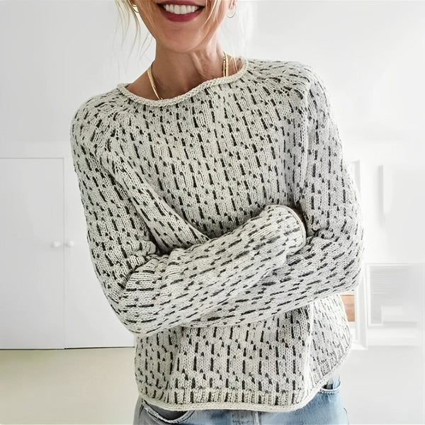 Meret - wide women's sweater with round neck
