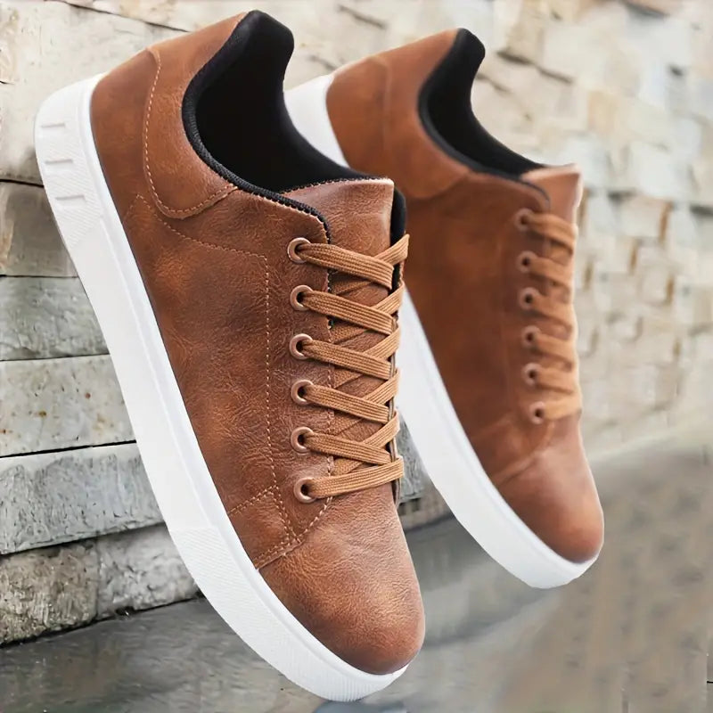Comfortable men's lace-up shoes with comfortable sole