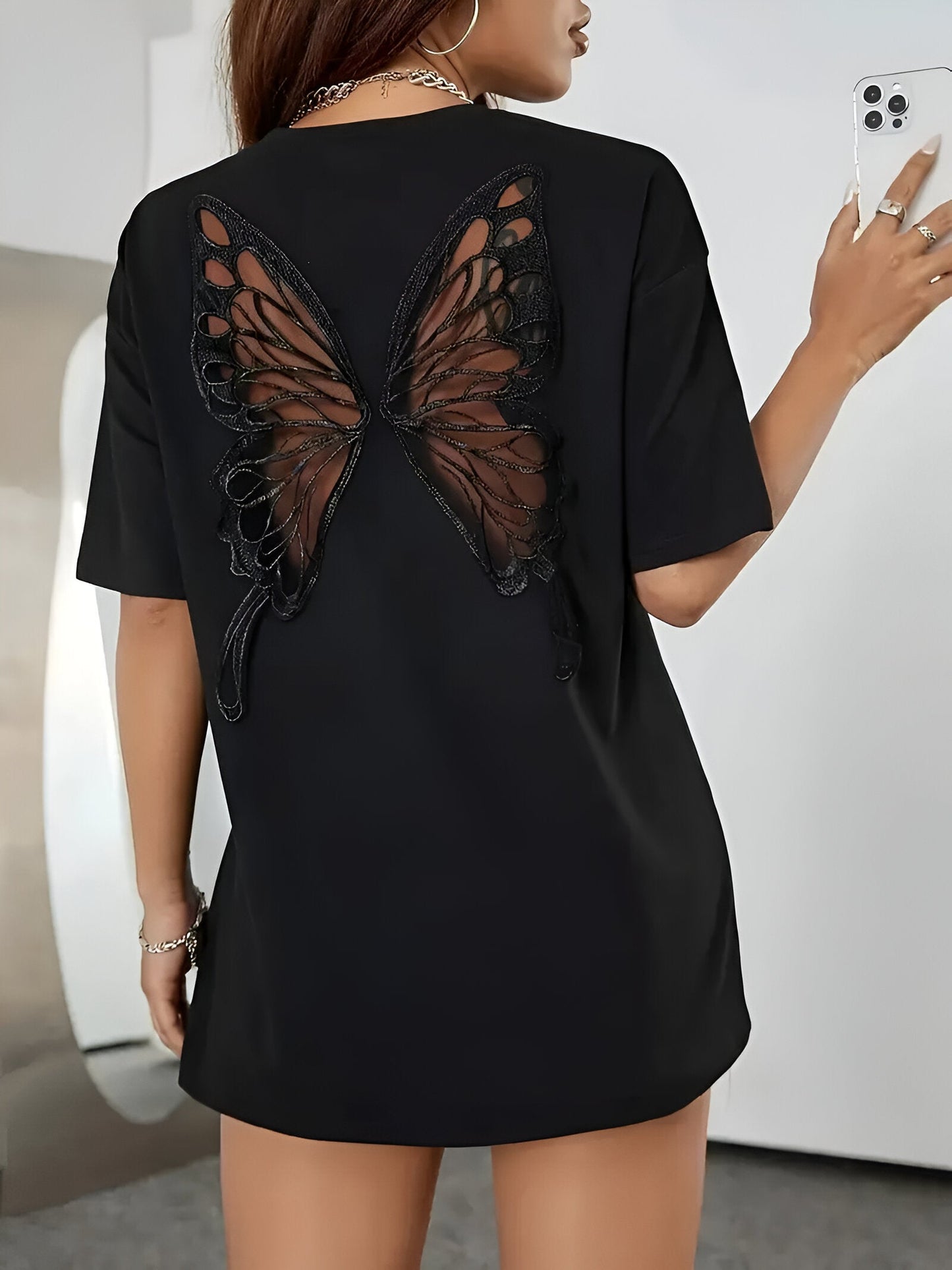 Nastasja | stylish cropped t-shirt with butterfly lace