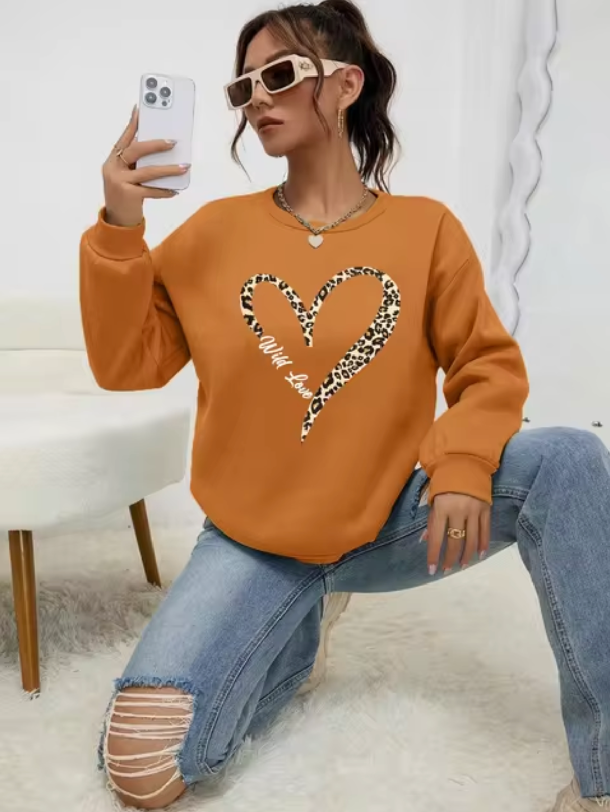Dindy - batwing sweater with leopard heart print