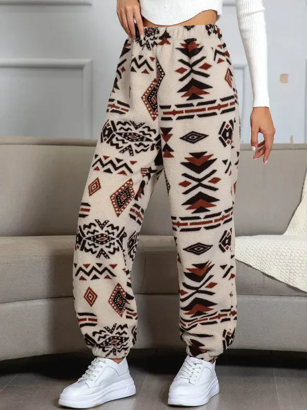 Darien - cozy jogging pants with aztec pattern