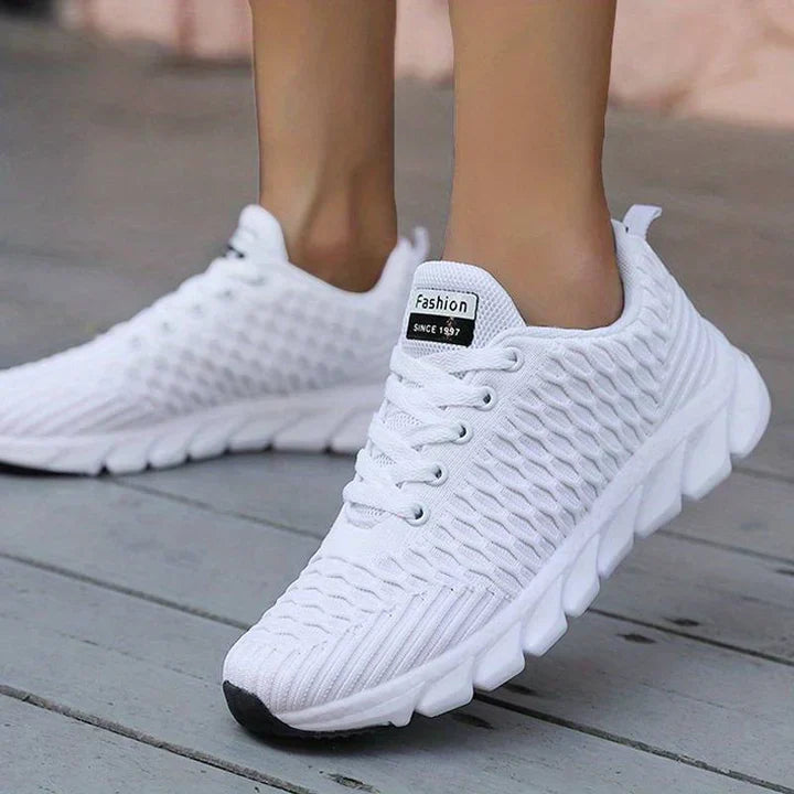 Comfortable women's sneakers with memory foam