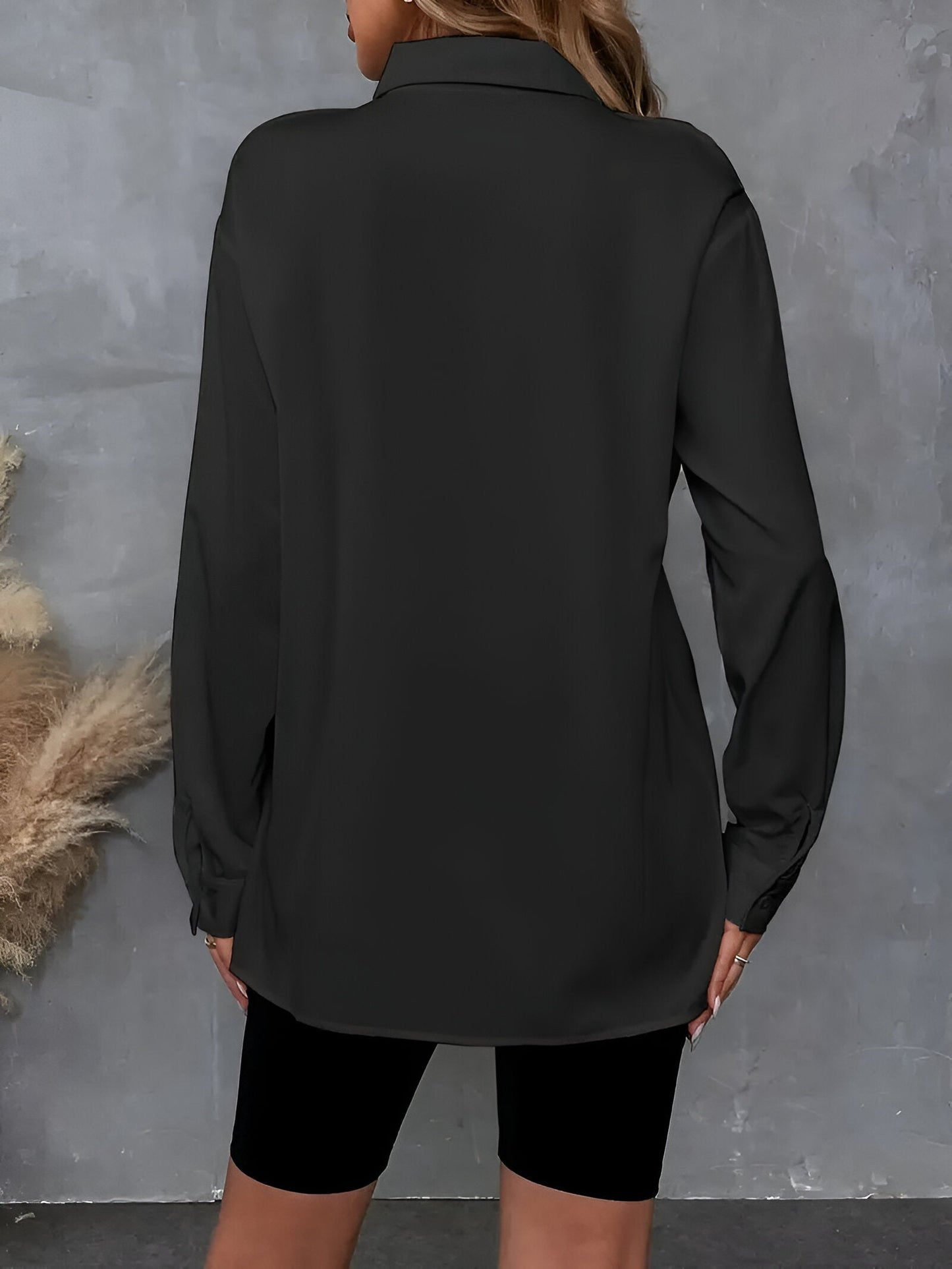 Nayra | stylish shirt with button closure