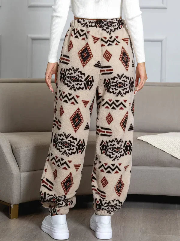 Darien - cozy jogging pants with aztec pattern