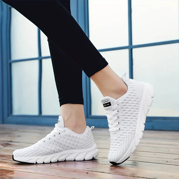 Comfortable women's sneakers with memory foam