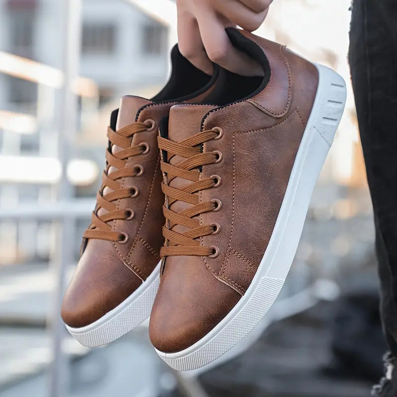 Comfortable men's lace-up shoes with comfortable sole