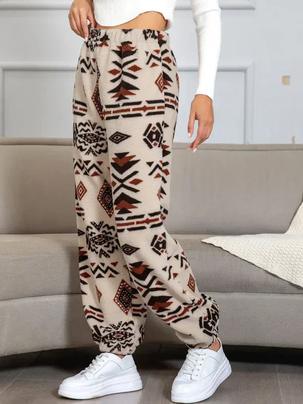 Darien - cozy jogging pants with aztec pattern