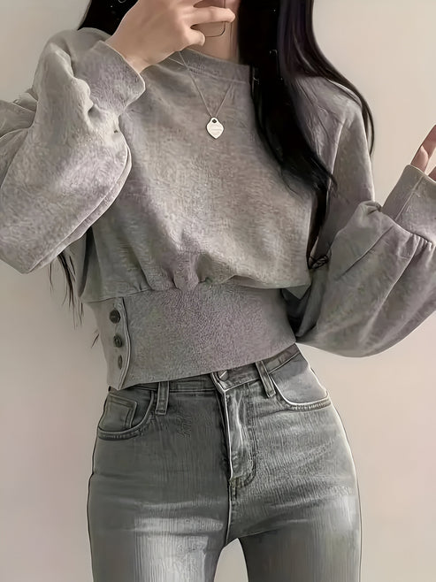 Letia | casual luxury: elegant plain colored t-shirt with button detail