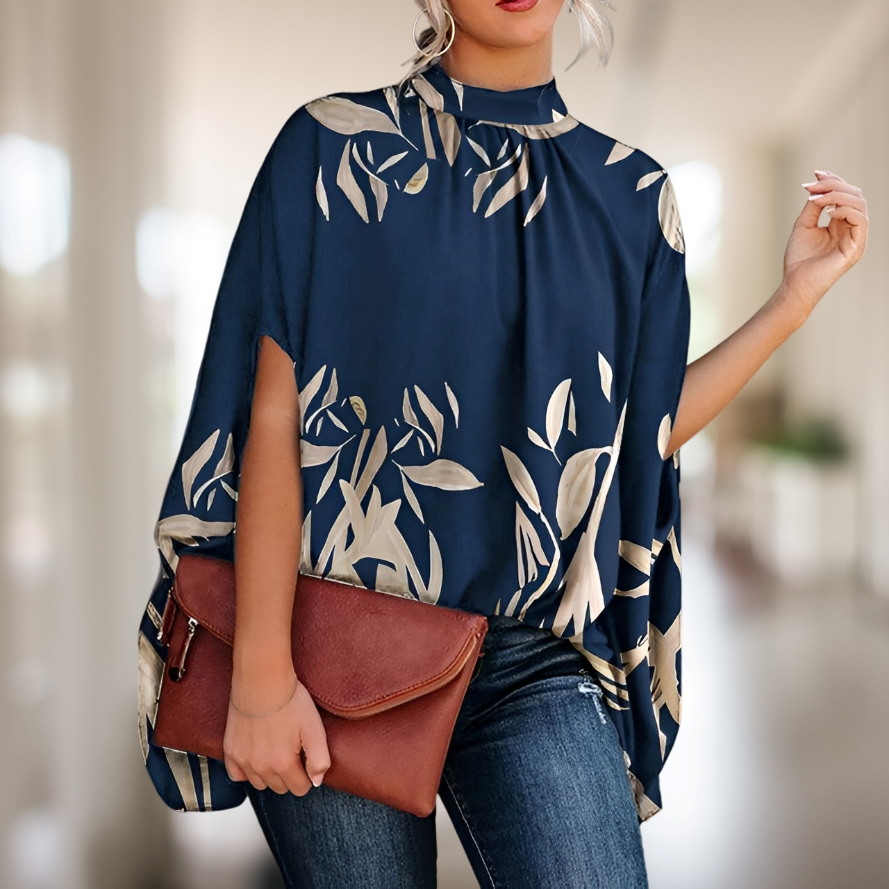Remy – elegantly designed blouse with flair for style-conscious women