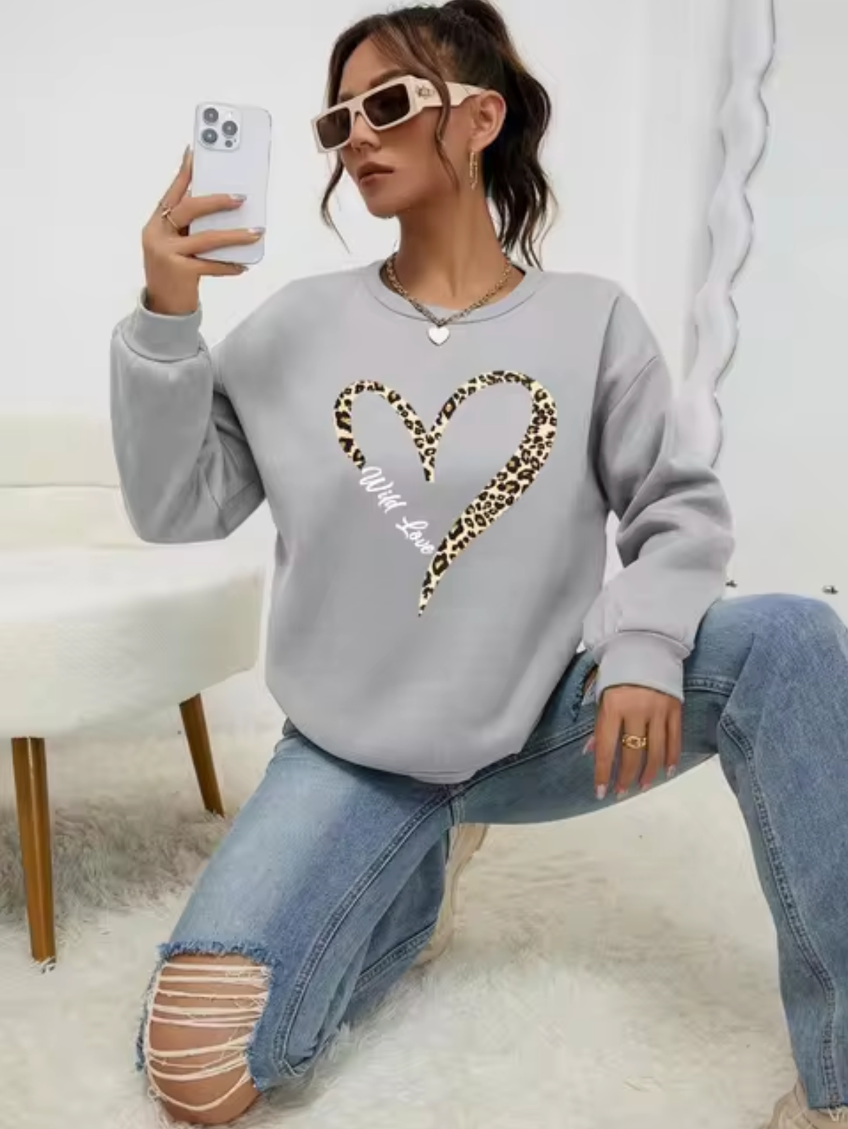 Dindy - batwing sweater with leopard heart print