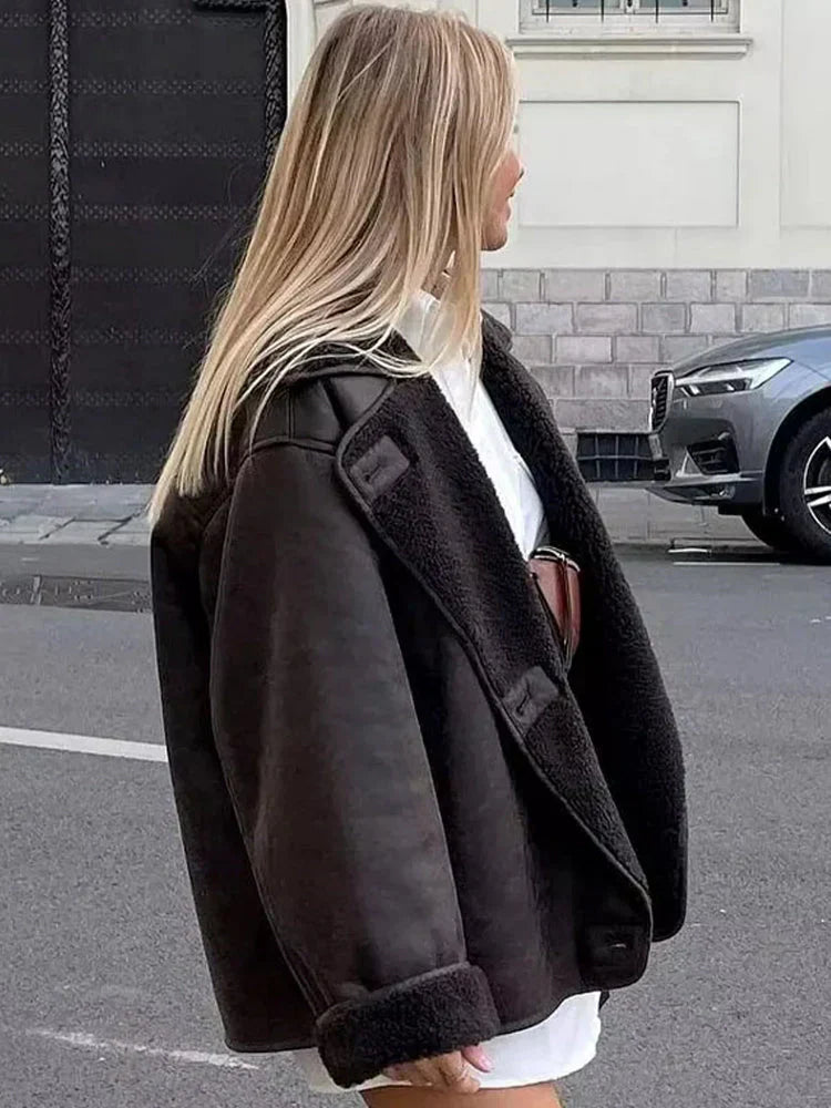 Oversized women's coat in leather with fur