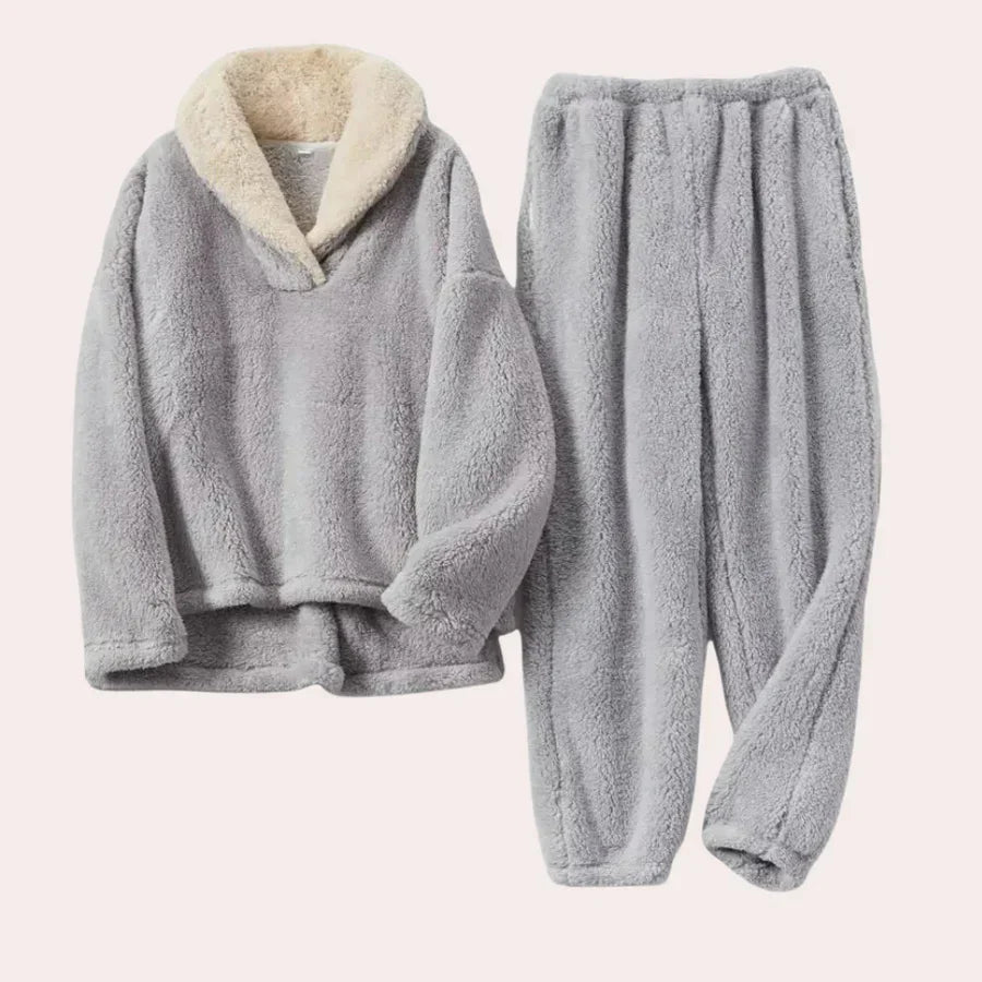 Luxurious and cozy pajama set for women for ultimate comfort