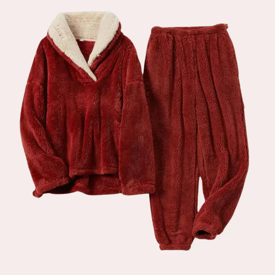 Luxurious and cozy pajama set for women for ultimate comfort
