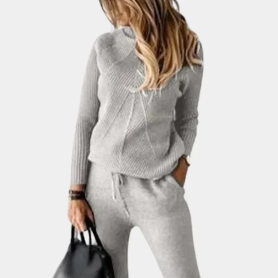 Chic two-piece knitted women's outfit