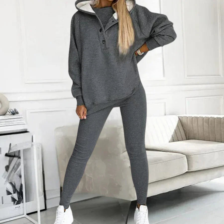 Nia - elegant women's outfit for style-conscious women