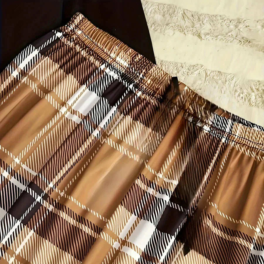 Inge - luxurious comfort top with a round neckline and a trendy checked trouser set