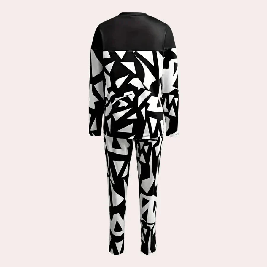 Elegant 2-piece women's set from deborah