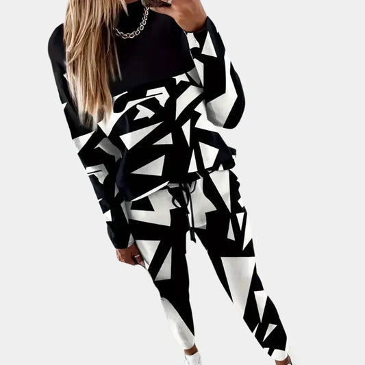 Elegant 2-piece women's set from deborah