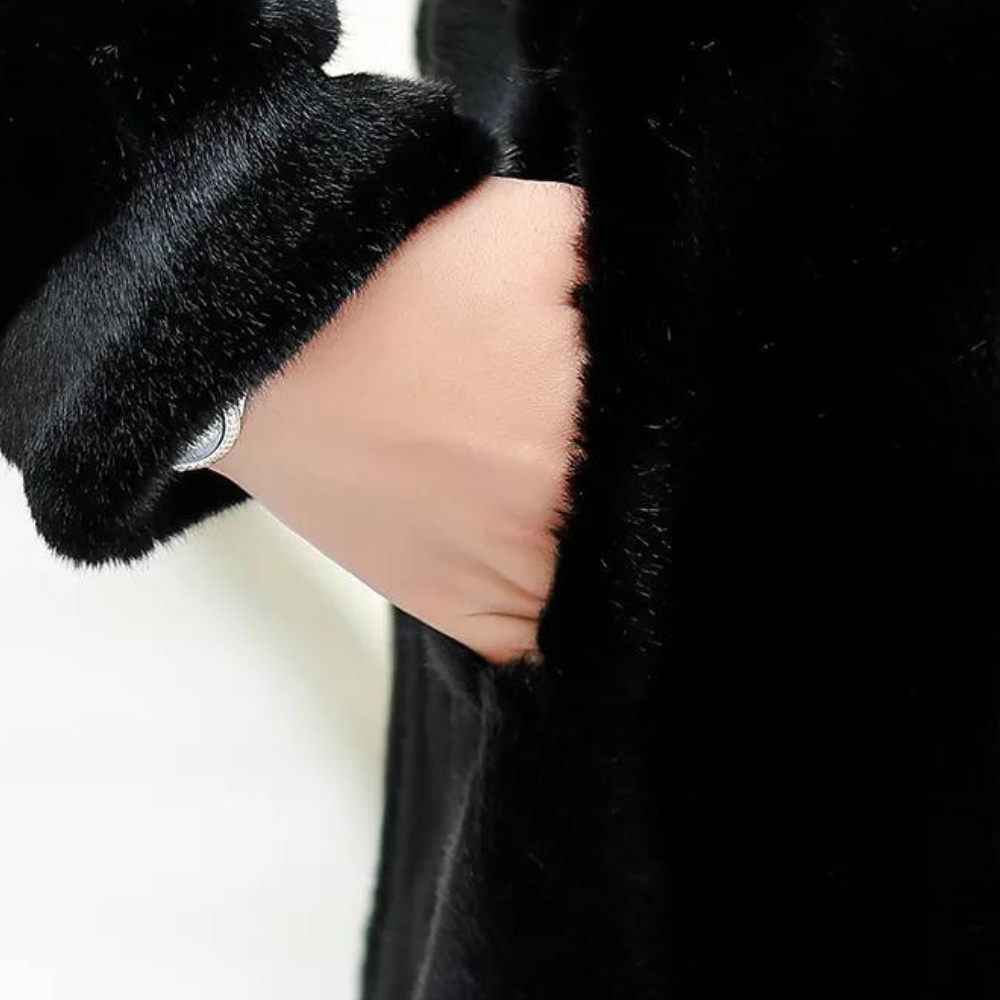 Laura - stylish and cozy winter coat for women