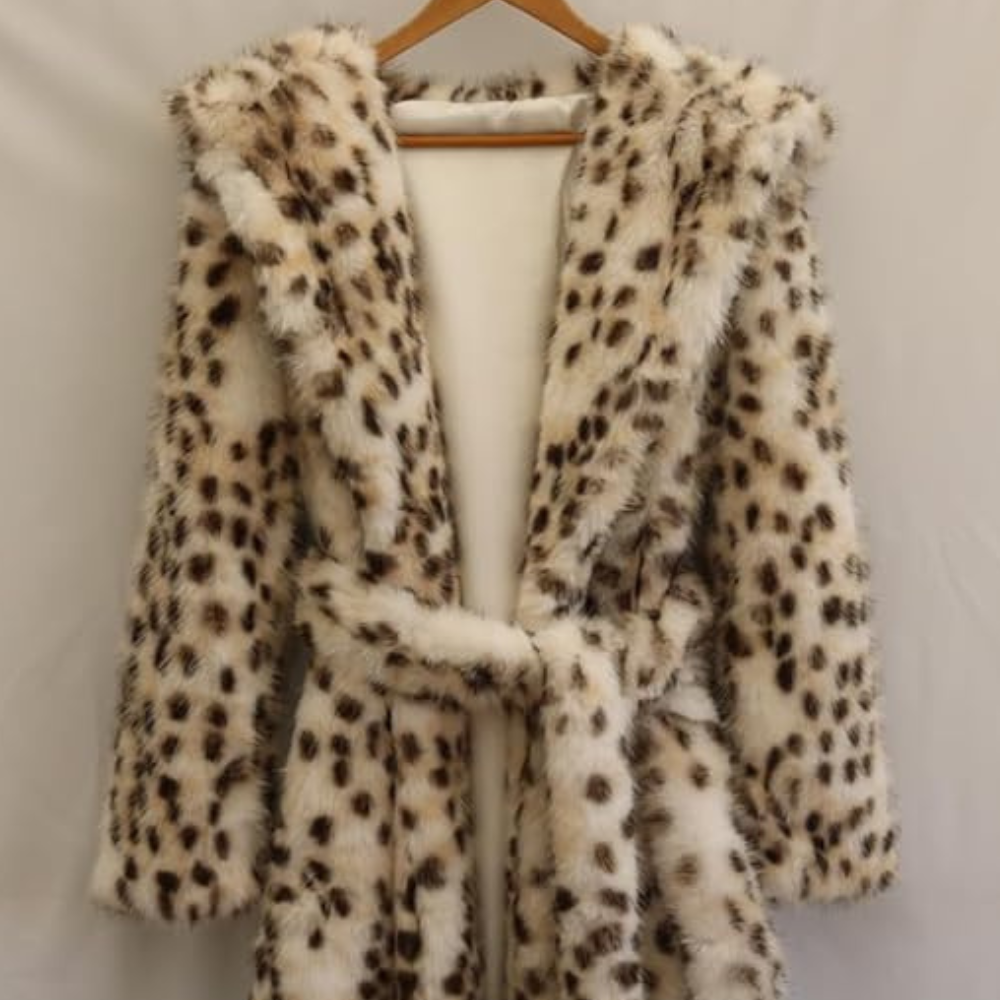 Rebecca - luxurious and carefree fluffy women's coat with hood