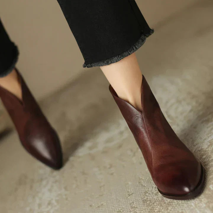 Elegant ladies ankle boots made of leather with block heel
