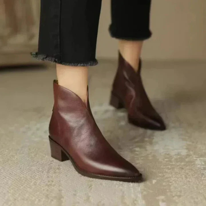Elegant ladies ankle boots made of leather with block heel